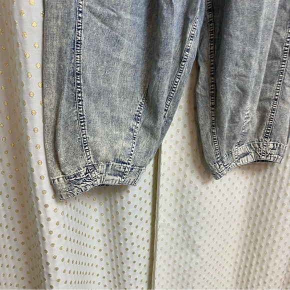 Free people light weight pull on jeans - Picture 2 of 6